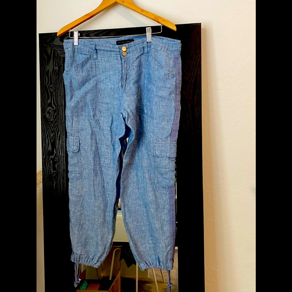 Lightweight denim from Anthropologie. Drawstring ankle. Size 30